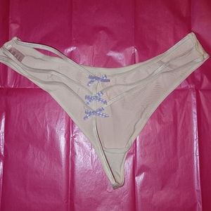 Victoria's Secret White Thong, sz. L
